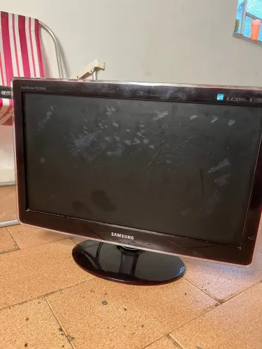 TV Monitor Samsung com defeito