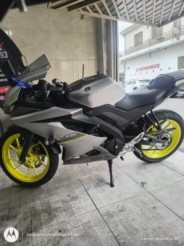 Oportunidade!linda R15 com apenas 13000 km rodados, moto linda , nada pra fazer!