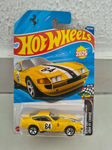 Ferrari Hot Wheels Amarela