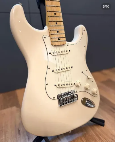 Guitarra Fender MiM 2010