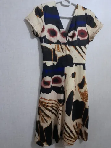 Vestido curto estampado- zinzane(novo)