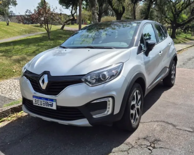 Renault Captur, 29 mil km, modelo Life 1.6 Aut. 2021, revisões na concessionária!