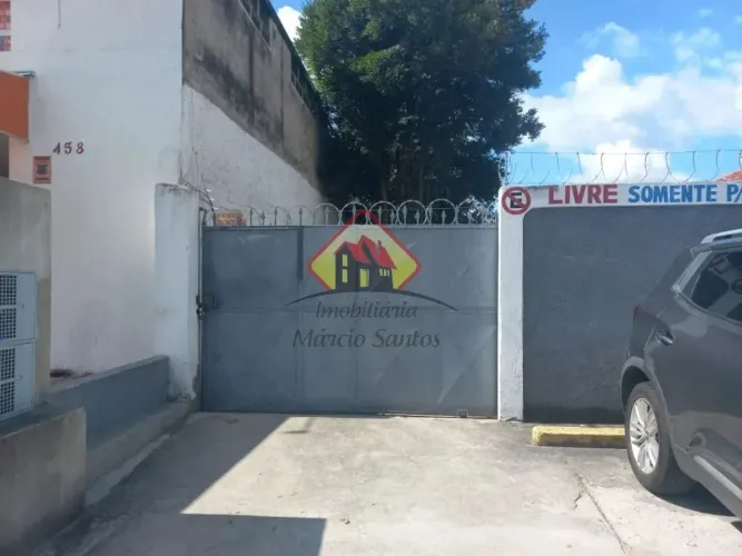 Locação de Comercial / Garagem na cidade de Taubaté