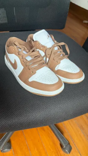 TÊNIS AIR JORDAN 1 LOW FEMININO