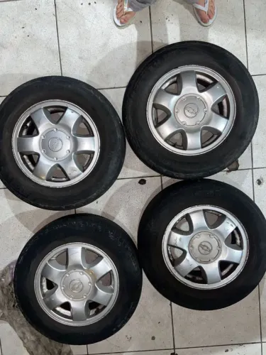 Rodas GM aro 14 .