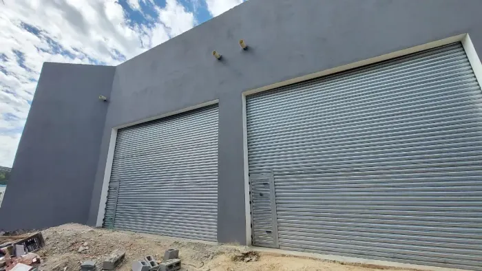 Imóvel para aluguel com 367 metros quadrados em Centro - Cotia - SP