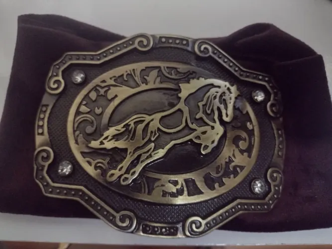 Fivela country para cinto 11 cm de Largura x 8,5 cm Altura