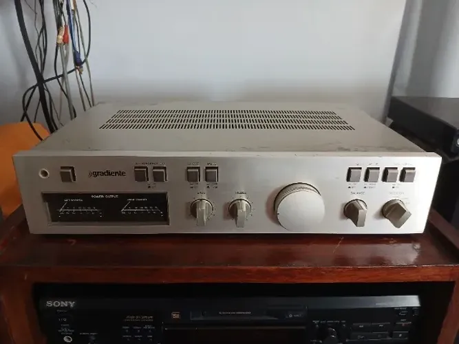 Amplificador Gradiente Model 126