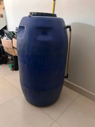 Tambor com tampa 240L