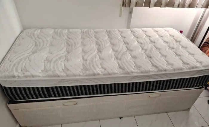 Cama e colchão