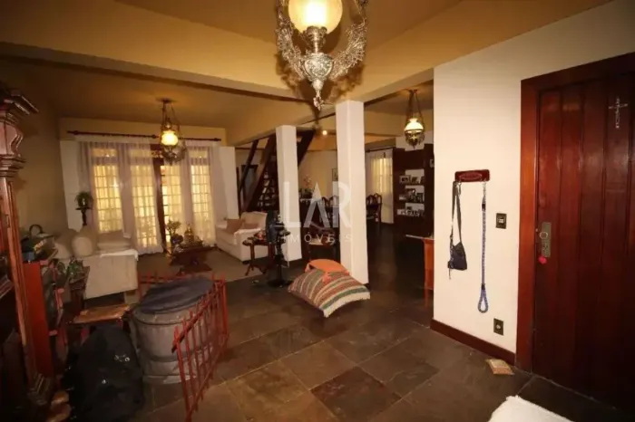 Casa à venda, 4 quartos, 1 suíte, 2 vagas, Santo Agostinho - Belo Horizonte/MG