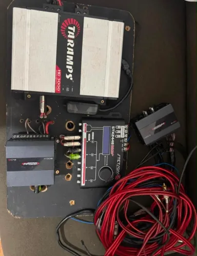 Kit de som automotivo