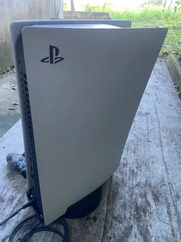 PS5 sem detalhes pouco uso!