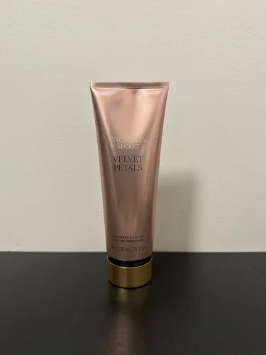 Victoria Secrets - Velvet Petals (Hidratante)