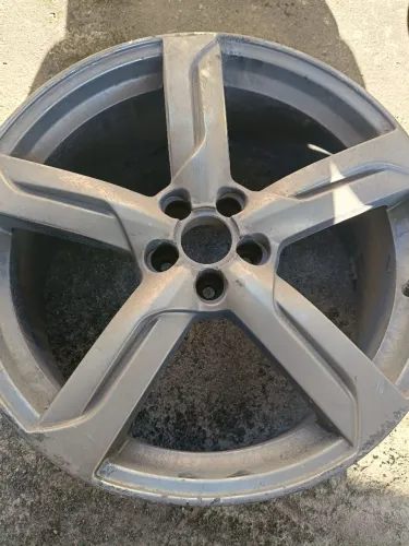 Roda AUDI Q5