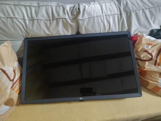 Vendo tv LG 32" semi nova