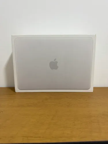 Macbook Neo 8/256gb Prata novo lacrado 