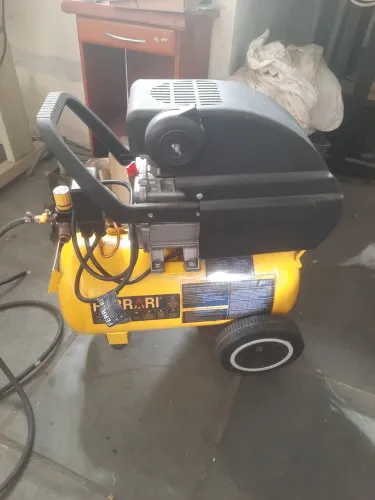 COMPRESSOR DE AR FERRARI SEMI NOVO COMPRADO 2024 P/ ESTOFADOR/ PRESSÃO DE VRAPEADOR