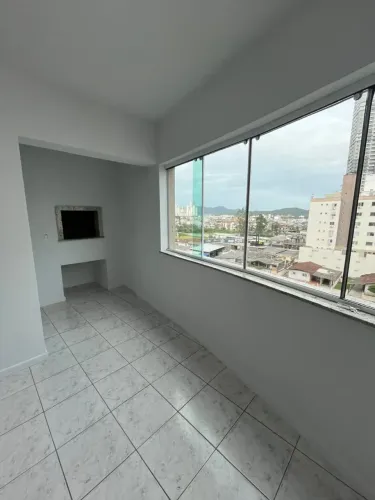 *APARTAMENTO 2 DORMITÓRIOS COM VISTA PARA BALNEÁRIO CAMBORIÚ  R$ 2.900**