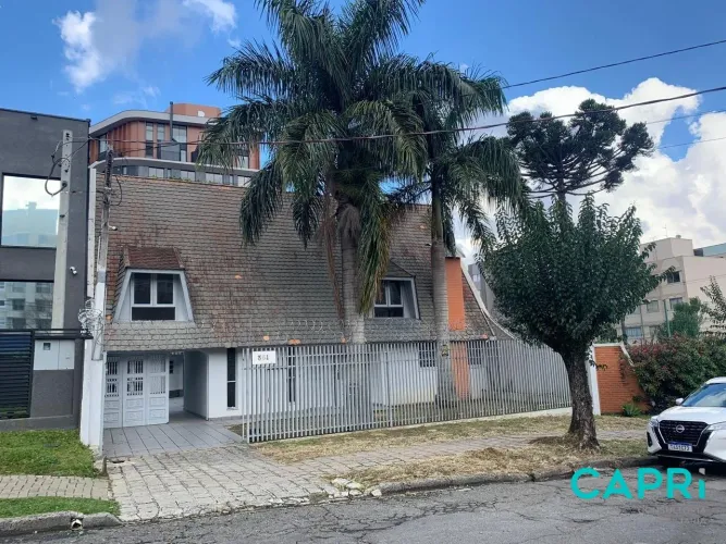 Casa Comercial para Locação - Água Verde