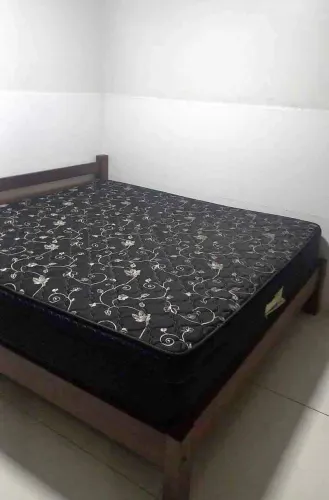 Cama super King de madeira