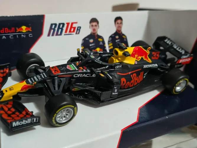 Miniatura Red Bull e Mercedes Benz Fórmula 1