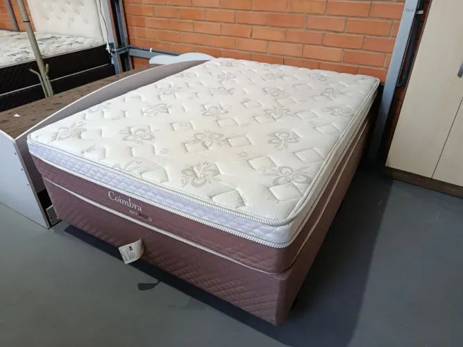CAMA BOX CASAL SEMI NOVA MOLAS ENSACADAS