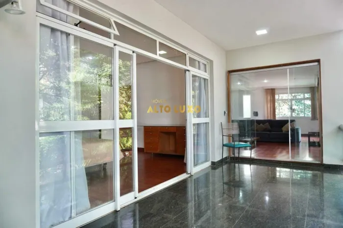 Casa residencial para aluguel no Bairro Mangabeiras, em Belo Horizonte