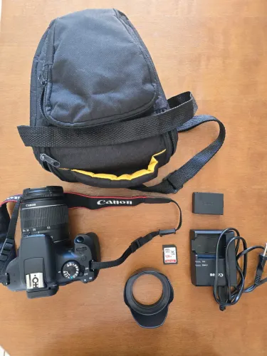 Kit Canon T6 com lentes 18-55mm e 75-300mm + acessórios 