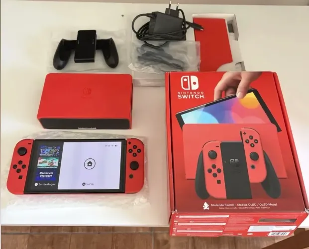 Nintendo Switch OLED, edição Mario, vermelho, desbloqueado com acessórios.
