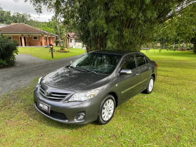 Toyota Corolla Altis 2.0 Flex 16V Aut. 2012