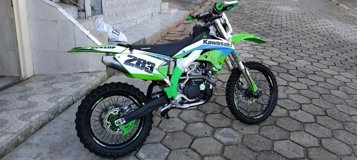 Vendo Klx450r 2021 lotada de acessórios