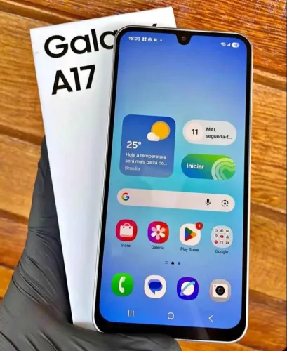 Celular tem 1 mes de uso