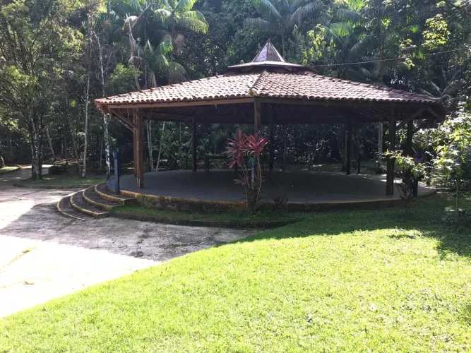 VENDO BELÍSSIMO SÍTIO/CHÁCARA EM BENEVIDES