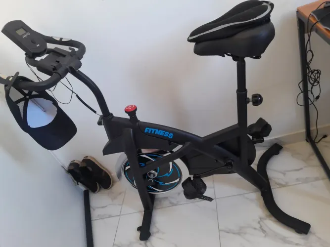 Bicicleta ergometrica semi nova