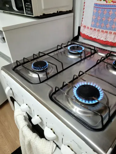 Fogao Esmaltec branco + Armário Aparador Organizador Com Porta Rodizio Para Cozinha