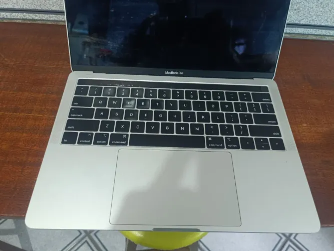 Apple MacBook pro 2019/core i5/8a Ger/8gb/ssd256/13.3" impecável ler anúncio notebook