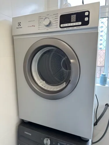 Secadora de roupas Electrolux essential care 11k cinza