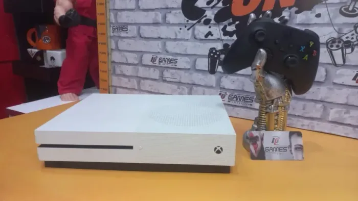 xbox one s com garantia de 3 meses 