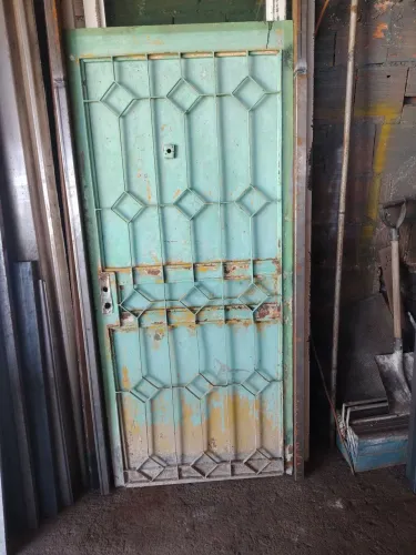 Portão pedestre ou passagem/porta.1.92 altura por 90 largura,reformado Chapa super resiest
