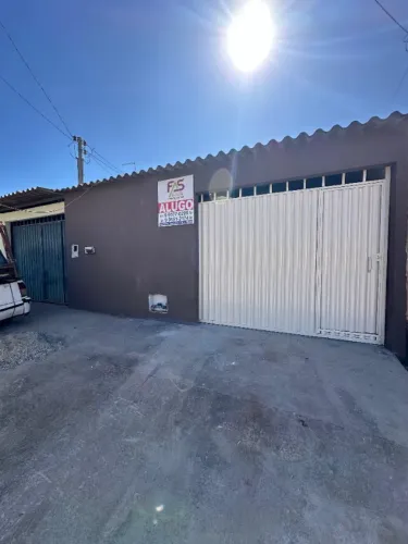 Alugo Casa de 2 Quartos | Garagem coberta | quintal amplo | Jardim Zuleika - Luziânia