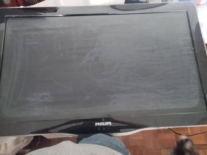 Tv philco quebrada pra peças