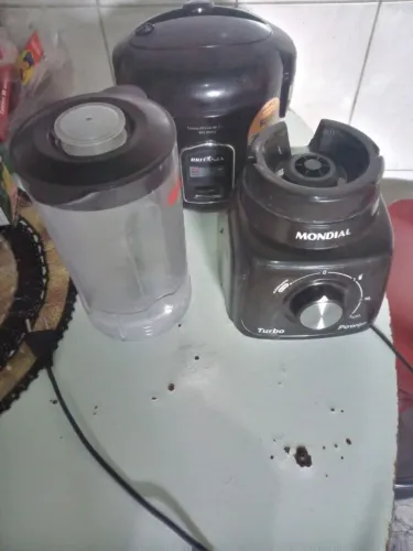 panela elétrica, liquidificador, sanduícheira dois em um, chaleira tudo 110v pra vender