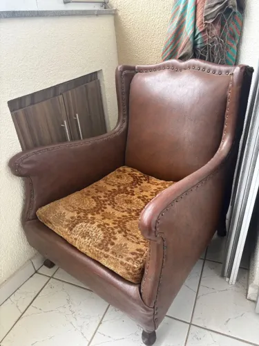 poltrona vintage antiga de couro