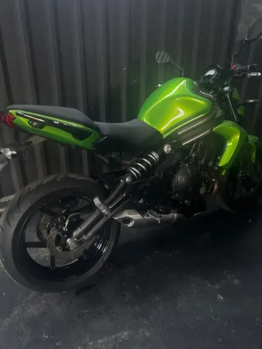 Vendo Moto Kawasaki Er6n Muito Nova