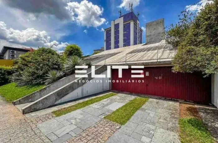 Casa para Aluguel em Santo André (Pinheirinho) | 6 Quartos (3 Suítes) | 4 Vagas