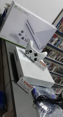 XBOX ONE S 1TB