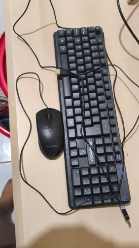 Teclado com fio mais mouse