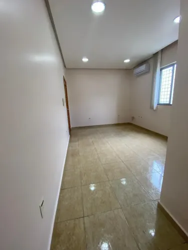 Alugo excelente Sala Comercial, 20m², TÉRREO - RUA JOÃO VALÉRIO