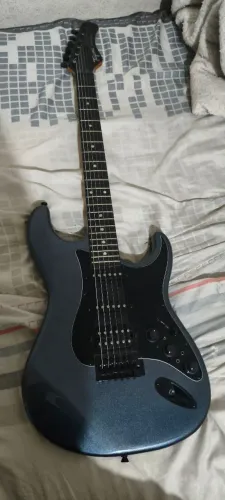Guitarra Tagima Sixmart + amificador meteoro Vulcano.